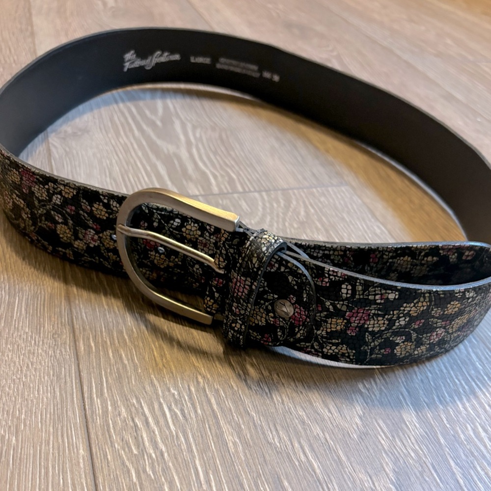 Tailored Sportsman Floral Belt